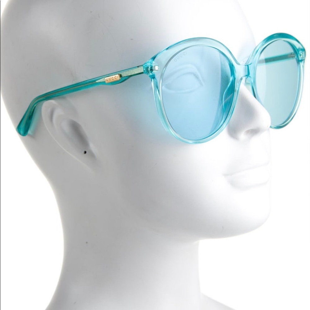 GUCCI TRANSPARENT BLUE OVER SIZED SUNGLASSES. EXCELLENT PREOWNED CONDITION.